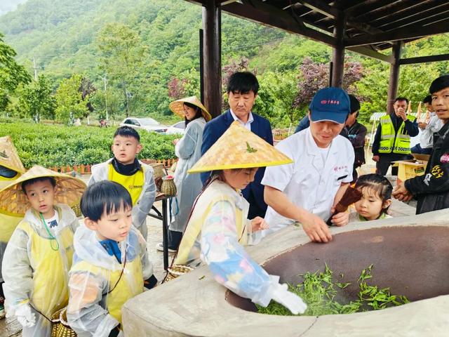 天凉好个秋，不如去乡野里走走