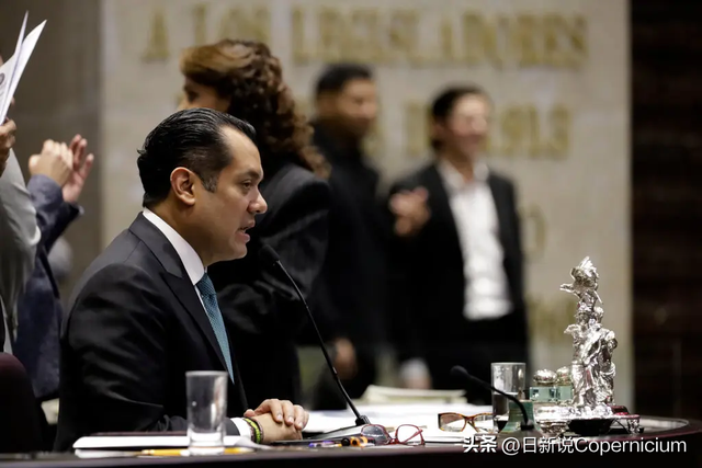墨西哥掀起“鉴表潮	”！草根紧盯官员手腕	，权贵慌了神