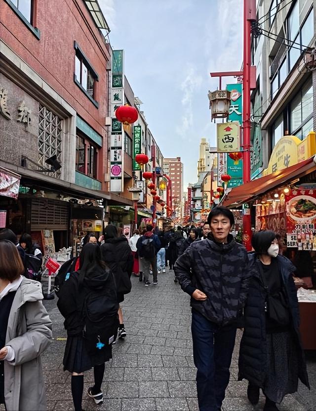 安徽小伙到日本开餐厅年入百万，娶小7岁美娇妻	，定居日本23年