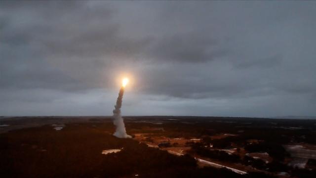 一颗导弹从半岛砸向日本海，朝方出手，高市早苗真就四面受敌