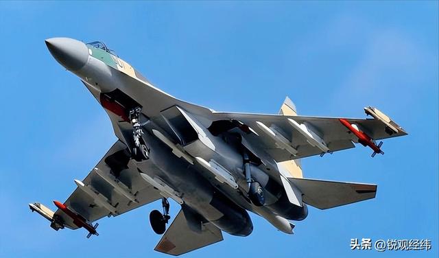 央视公开兵推画面，8架歼16对6架“阵风”，网友称“太富裕”