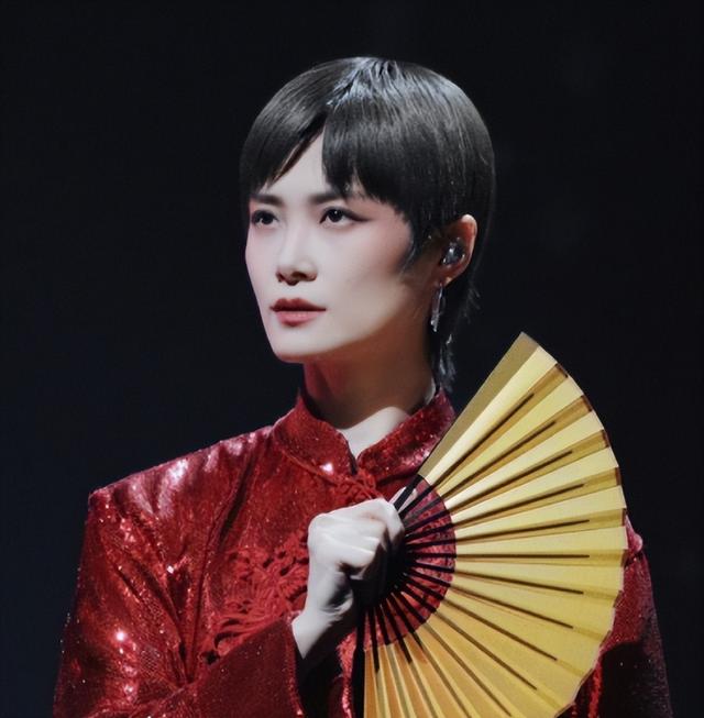 嫁法国老头真相大白5个月后，41岁李宇春近况曝出，一点也不意外