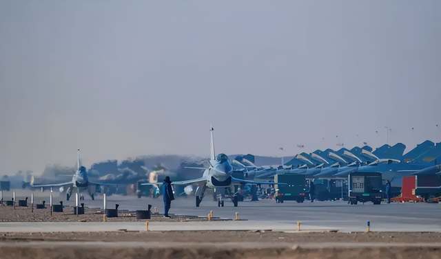 战争一旦爆发，中国的3000架飞机根本上不了场？俄专家讲出真相