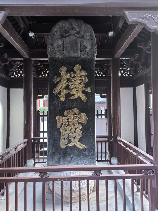 南京栖霞山一日徒步，游千年古刹，看漫山红叶