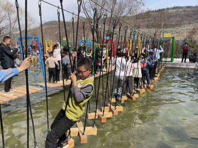 秋华未减，冬景将至，来炎帝影视基地赴一场秋冬的约会吧！