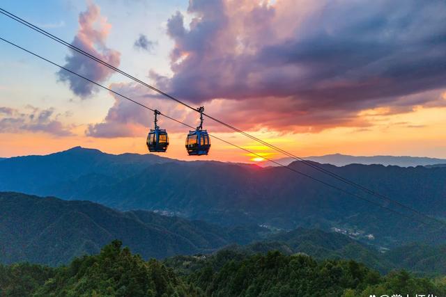 溆浦之约：登山赛为匙，开启丹霞、梯田、古村的诗意之旅
