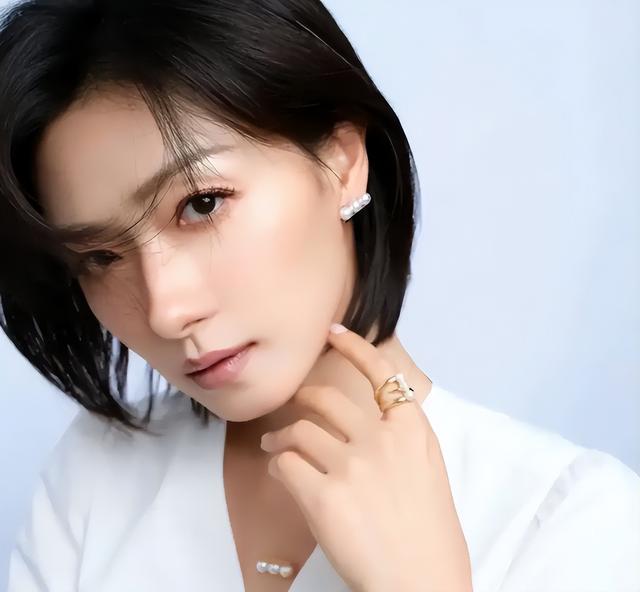 因长的太漂亮，七次拒绝导演“要求”被雪藏，43岁终凭实力走红