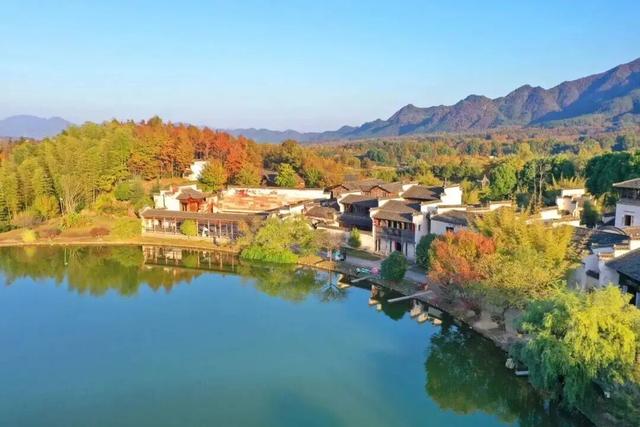 推窗见黄山：徽韵山景，揉进初冬 | 皖美冬日 | 第十五届安徽国际文化旅游节