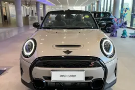 优惠6万，2.0T拉爆性价比：没人能顶得住宝马MINI诱惑！图片