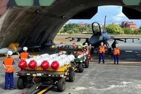 美批准对台军售，我们反制手段要升级，能不能把武器卖美国对手？图片