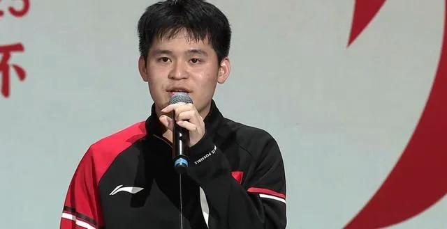 成都的决战之夜，空气中弥漫着紧张与期待。