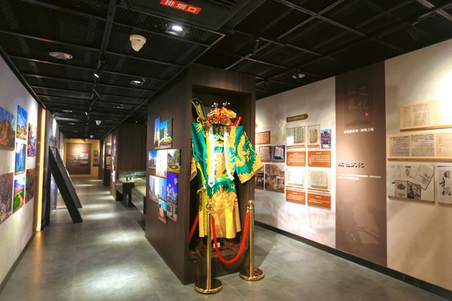 兰州黄河楼，被誉为“万里黄河第一楼”，在楼中还藏着众多博物馆