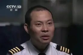 “中国机长”刘传健，34分钟救下128人，着陆后为何半年没复飞？图片
