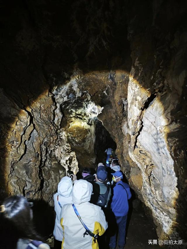 山西阳泉发现一处山洞，洞口阴森诡异，内部犹如一个玄幻空间