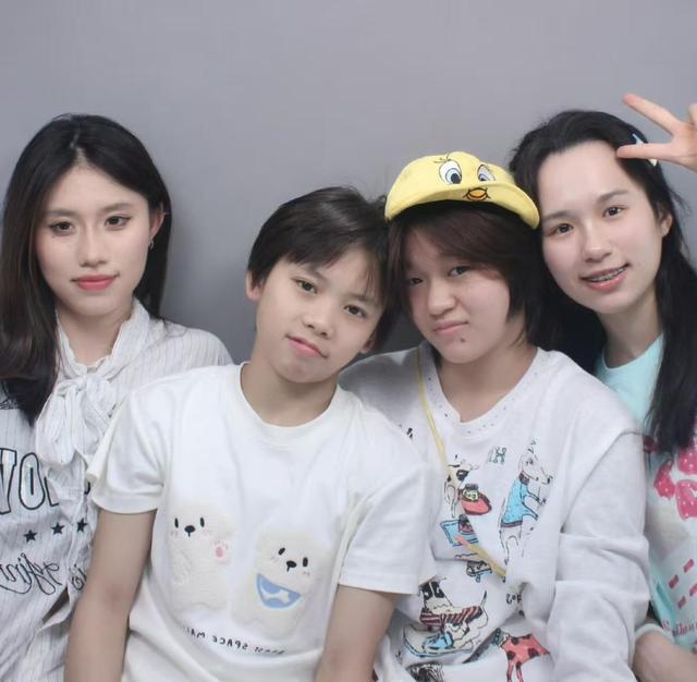 全红婵近照曝光，变瘦“打脸”黑粉，多个教练赞其训练刻苦