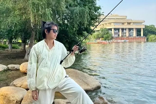 复出夺冠仅2天，央视对全红婵用了特殊称呼，评论区的风向又变了