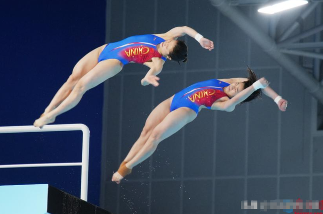 演都不演了！恶心的一幕出现了，人民日报亲自下场为全红婵"撑腰"