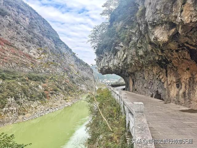 川陕交界之行采风：米仓山层林尽染、金牛道寻古探险