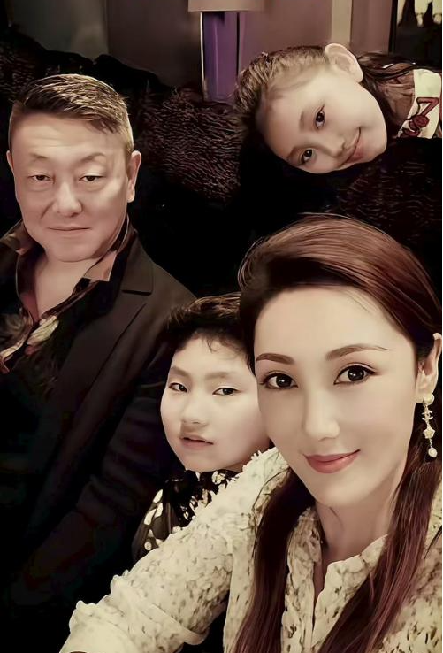 韩磊老婆疑发声！控诉他出轨多人还有私生子，补税5000万不肯离婚