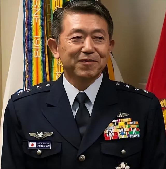 高市慌了？解放军对日改口	，中方7字定性高市，日本搬出皇后求和