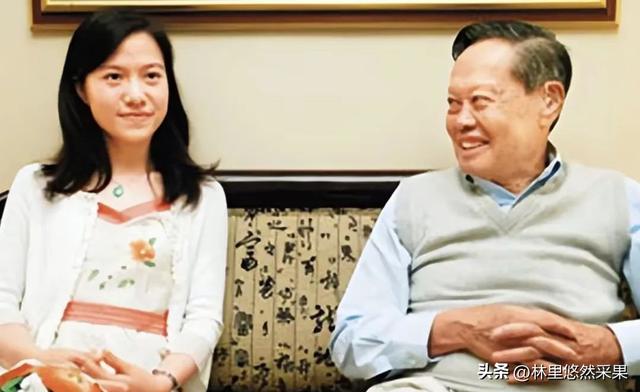 103岁杨振宁身体出奇硬朗，妻子翁帆无意说漏嘴：他提出3大要求！
