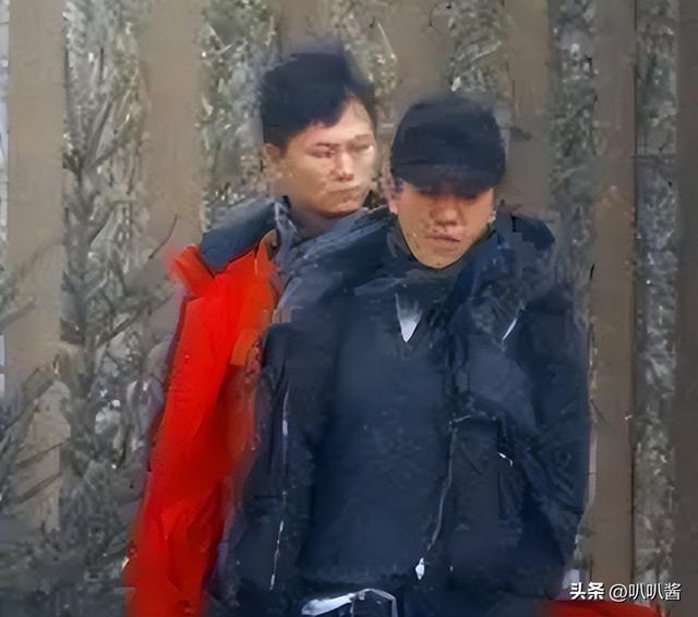 他8次上春晚，作死被捕入狱	，如今56岁无人问津，沦落到四处走穴