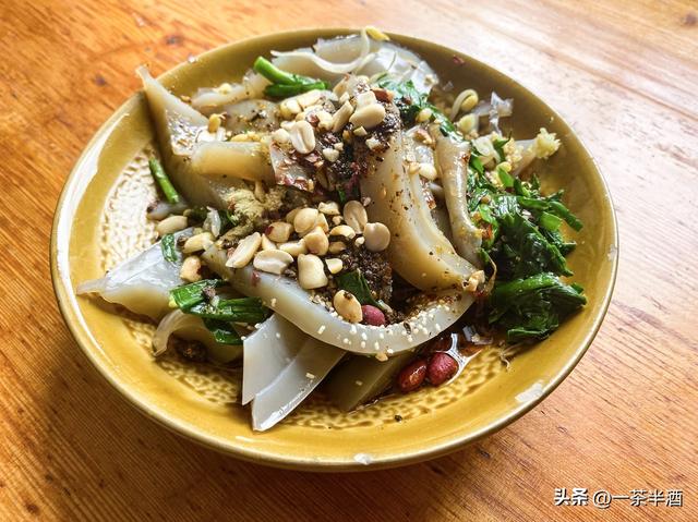 自驾营地：云南丽江市免费床车房车自驾露营地停车场主要景点美食