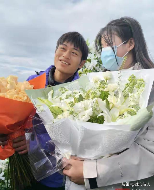 海拔1520米，荒野求生哥硬核告白，时间地点都是爱！