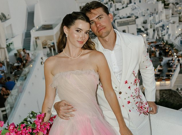 “恶心、自私”，美国网红在患高传染性疾病后	，仍外出庆生遭抨击