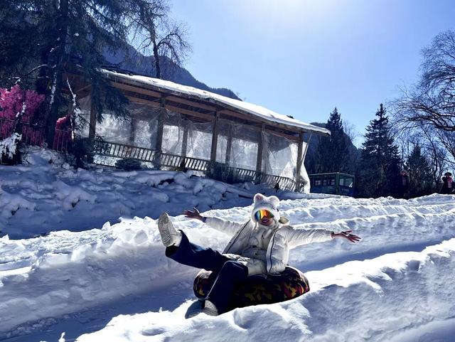 多重惊喜一键解锁：免门票·玩冰雪·泡温泉！松坪沟徒步还能领限定奖牌！