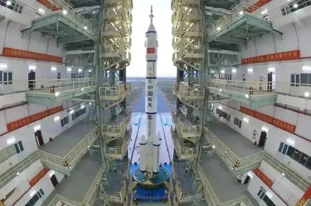 神舟二十号航天员还没返航,两款新飞船准备首飞:能去接回来吗