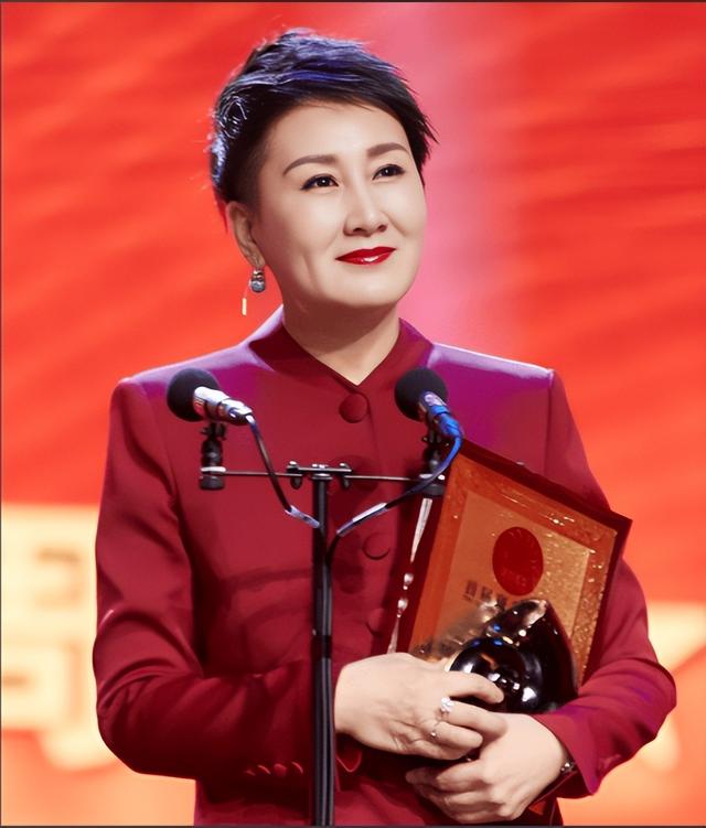 万万没想到，口无遮拦的张凯丽，因阅兵上的一句话，实现口碑逆转