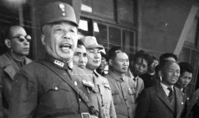 蒋介石退守台湾之前，谁在管理台湾，为何老蒋一去他就主动让位？