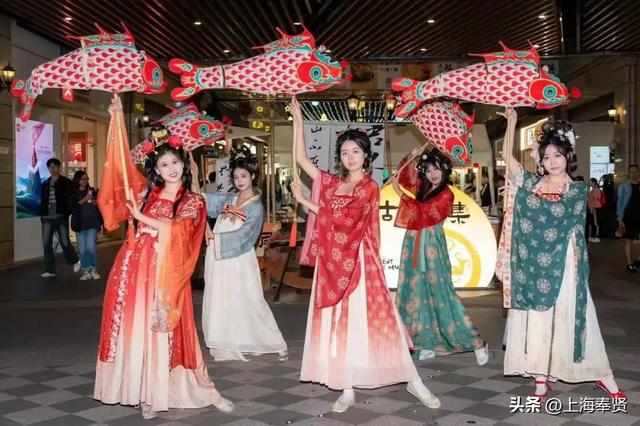 就在本周五晚，奉贤宝龙！“奉浦星河·乞巧市”古风市集即将开市！
