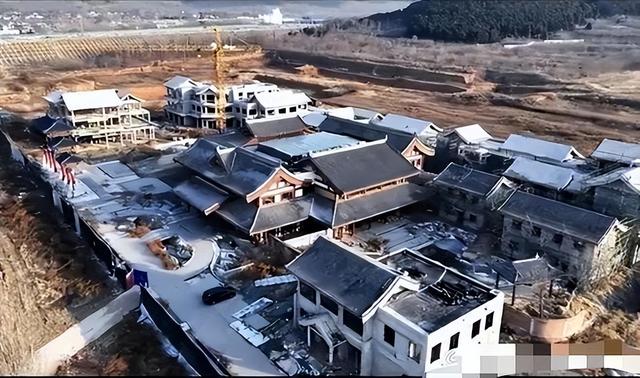 文旅项目陷“倒闭潮”，花20亿打造的古城，游客不买账亏损超10亿