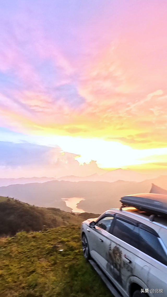 美丽的夕阳伴随欢乐的晚餐 露营桂林全州天湖二王山（1）