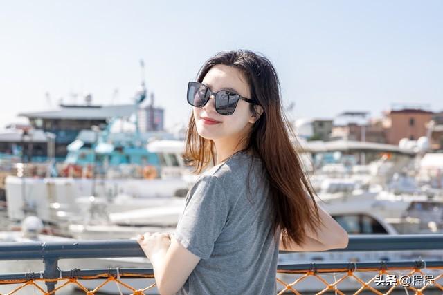 异性相处：女人主动“勾”你时，多半会说这2句话，男人别听不懂