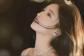 竟然在门口等了他这么久？果然还是当年那个傻乎乎的小太阳。图片