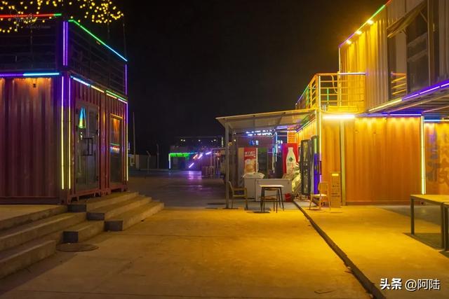 奎屯“不错的营地”太低调,不仅身处公园美景一侧,旁边还有夜场