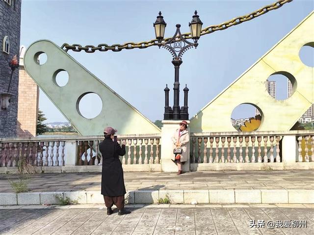 不少市民热衷打卡停业的景区或公园 相关管理方提醒：尽量不要到无人管理的景区或园区游玩