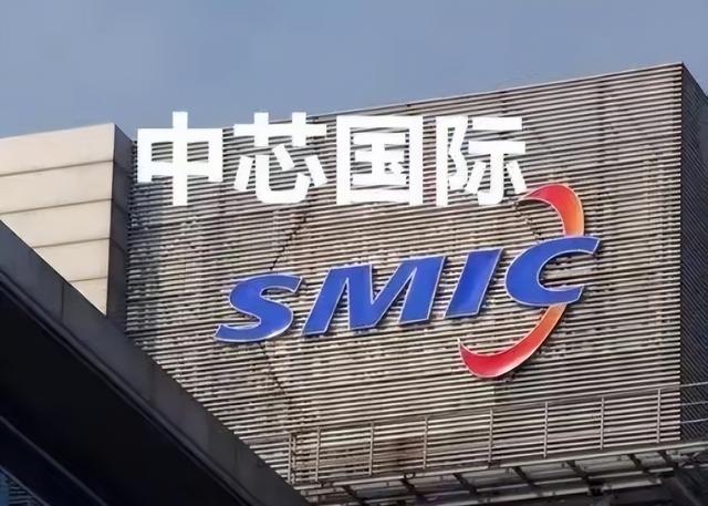 美国曾嘲笑全是库存芯片，没想到拆开后傻眼，华为麒麟芯代工成谜