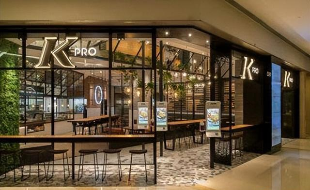 要么汉化、要么破产，西方餐入侵中国40年，为啥会从高傲变成讨好