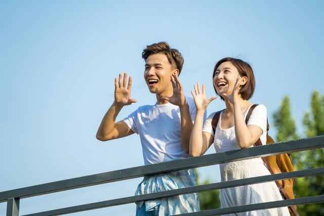 不用怀疑，女人有以下6个行为，就是生理性喜欢你，很准