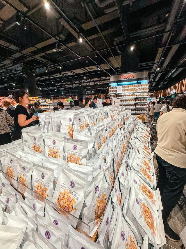上海游客第一次去胖东来，比网上传的更离谱，被吓到赶紧结账走人