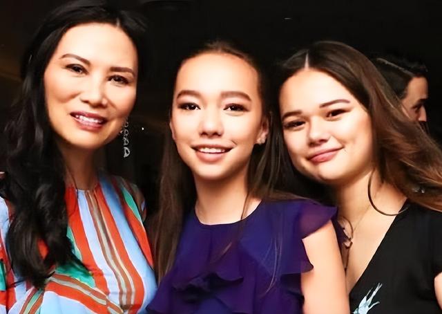 睡完首富睡总统：从小妹到顶级名媛，靠男人捞到268亿，她凭啥？