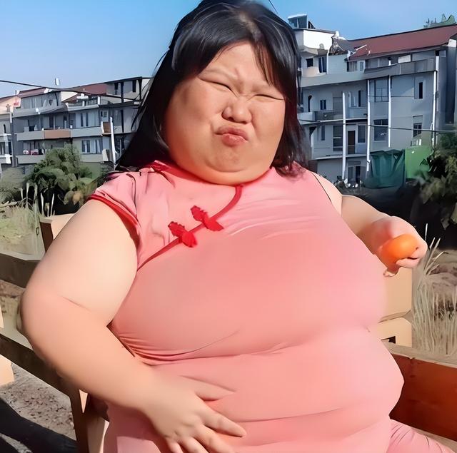 7年前，那个被丈夫喂到330斤，睡塌两张床的校花，如今怎么样了？
