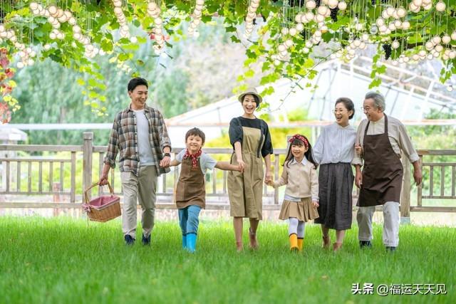 人们，为什么把九月，叫做金秋？