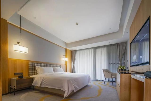 来普洱看“滇超联赛”，住哪更有性价比？丨看滇超 品普洱