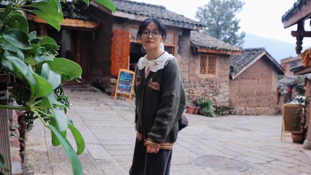 西昌明代古村，茶马古道上的驿站，大石板盖房子，家家都是大别墅