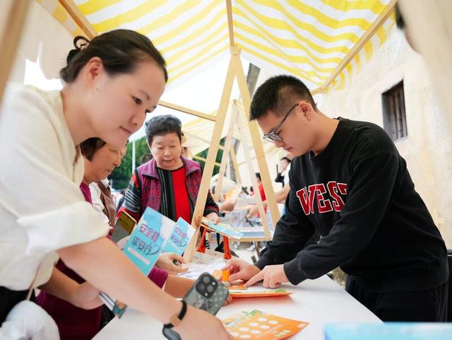 潮翻了！行78街，百年围屋低碳慢生活里解锁“乐龄新姿势”